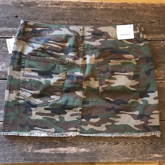 NWT Forever 21 Camo Skirt - Picture 4 of 4